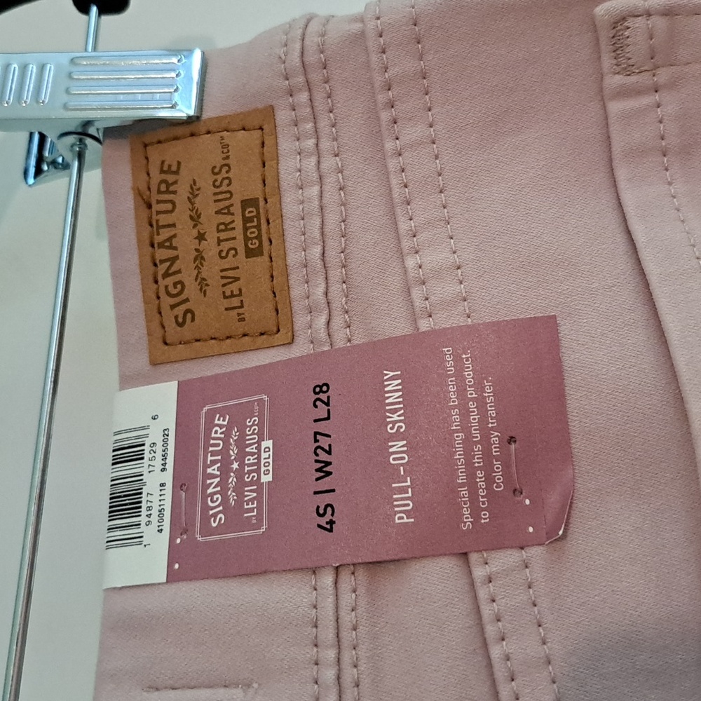 NWT Totally Shaping Pull-on Skinny Pants (Lt Pink) - LEVI STRAUSS - Picture 7 of 10